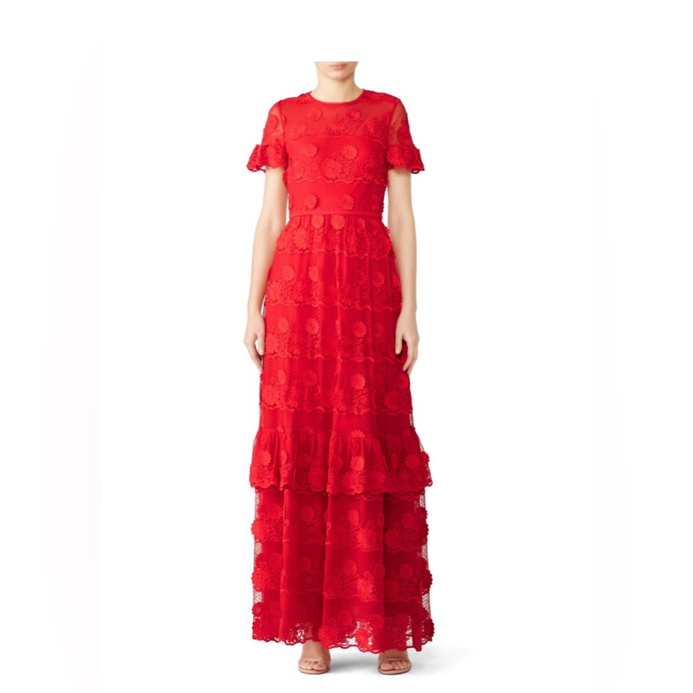 Unaplogetically Romantic ML Monique Lhuillier Red Floral tiered gown 🌹💃🏼 🌹